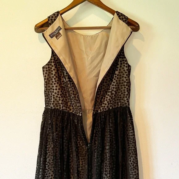 Jessica Howard Black and Beige Polka Dot Sleeveless Lined Dress - Picture 11 of 11